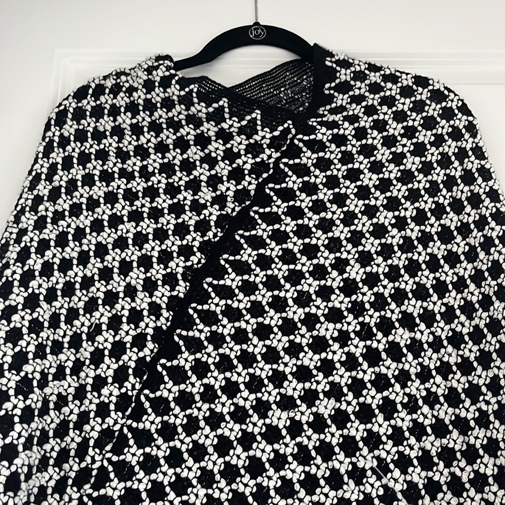 Seriously gorgeous Urban Outfitters sweater Shall - Picture 2 of 3